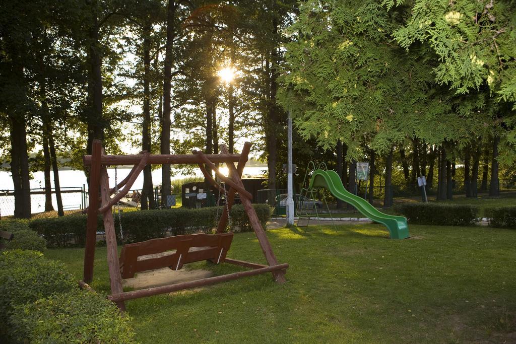 Osrodek Wypoczynkowy Dolomity Hotel Jedwabno Luaran gambar